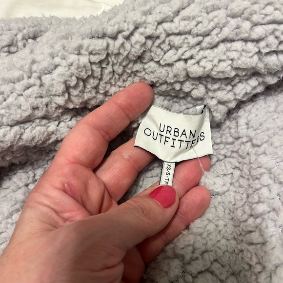 Urban Outfitters Casey Sherpa Hooded Teddy Jacket XS/S Ivory & Gray Runs bigger - Picture 8 of 9